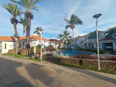Townhouse Amoblado en Playa El Angel, Conjunto Residencial Casablanca Villas