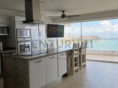 El penthouse de tus sueños: Vistas infinitas al mar en Conjunto Maiomar - Photo 1