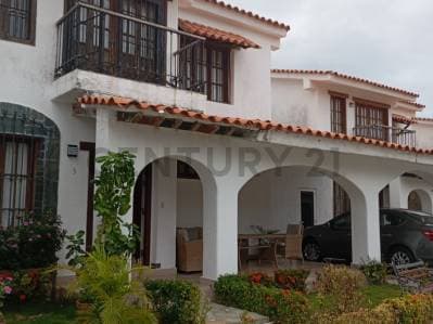 Townhouse en Playa el Angel en el Conjunto Residencial el Pueblo - Photo 1
