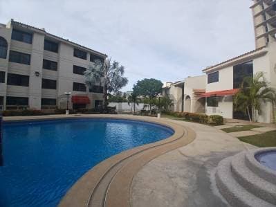 Tus Vacaciones en un apartamento a pasos de playa y Centro Comercial La Vela - Photo 3