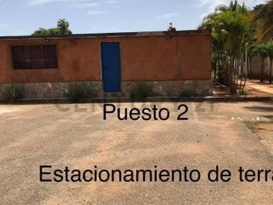 Galpón con excelente ubicación para actividad comercial . - Photo 2