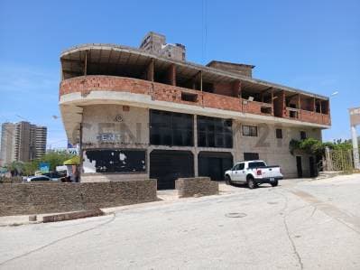 Centro Comercial en Av. 4 de Mayo, Porlamar, Isla de Margarita - Photo 4