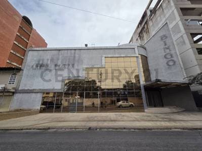 Local comercial de alto impacto en Porlamar de 1.472 m²