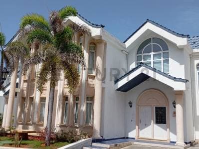 En venta Townhouse de Lujo en Conjunto cerrado - Photo 1