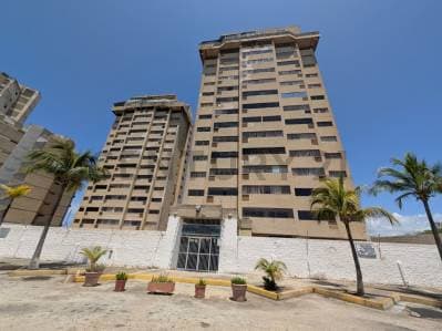 LINDO Y MODERNO APARTAMENTO CON VISTA AL MAR EN PORLAMAR - Photo 2