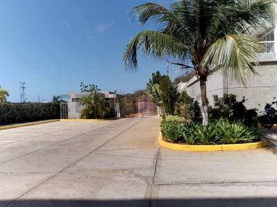 Oportunidad Estratégica, Av. Luisa Cáceres de Arismendi 66m2, de Alto Potencial. - Photo 4