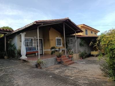 Casa en la Asunción, cerca de todos los servicios públicos - Photo 1