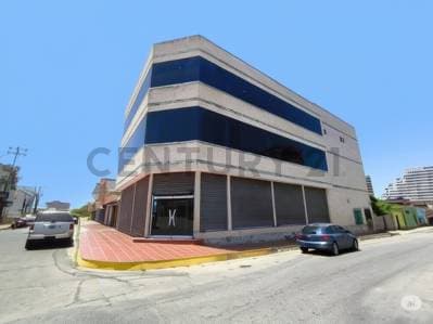 CENTRO EMPRESARIAL EN ALQUILER O VENTA