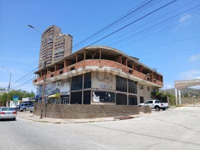 Centro Comercial en Av. 4 de Mayo, Porlamar, Isla de Margarita - Photo 1