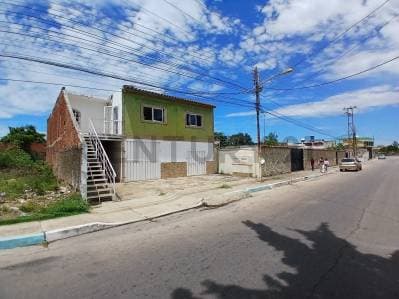 Local Comercial y Depósito en Porlamar muy cerca de la Av. Llano Adentro - Photo 3