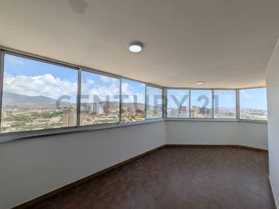 Amplio apartamento en el Edificio La Torre en Porlamar - Photo 6