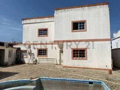 Casa de 2 niveles en la urbanización Mundo Nuevo en los Robles - Photo 2