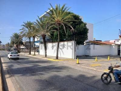 Propiedad Comercial-Residencial en Sabanamar-Porlamar sobre Terreno de 1.200 m².