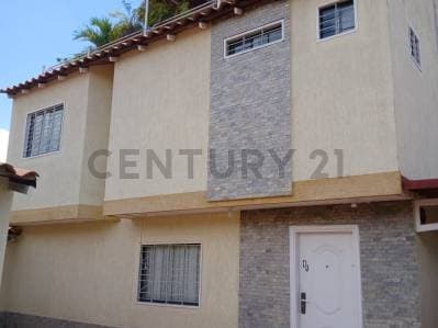 Tonw House Conjunto Residencial La Esmeralda,isla de Margarita