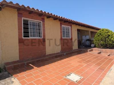 AMPLIA CASA REMODELADA EN EL PORTAL DE LA LAGUNA, MUNICIPIO GARCIA