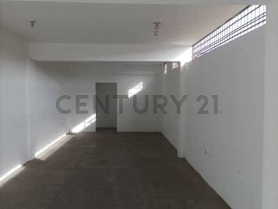 LOCAL COMERCIAL CON UBICACION ESTRATEGICA EN PORLAMAR - Photo 2