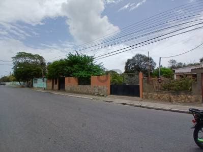 Casa Campestre con Terreno en Altagracia a 5 min de la bahía de Juan Griego - Photo 2