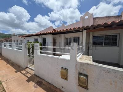 casa en venta en terrazas de Guatamare, vía Porlamar la Asunción - Photo 1