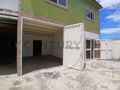 Local Comercial y Depósito en Porlamar muy cerca de la Av. Llano Adentro - Photo 2