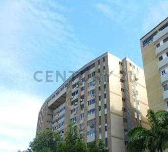 Apartamento en Jorge Coll y en perfecto estado de conservacion .