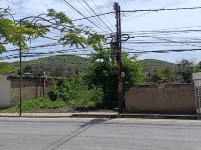 Terreno en Pampatar a Pie de Calle - Photo 1