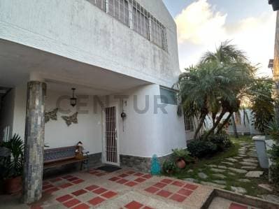 Casa de dos niveles en Jorge Coll - Photo 2