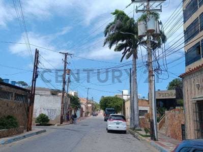 En venta casa a pocos pasos de la playa en Pampatar - Photo 4