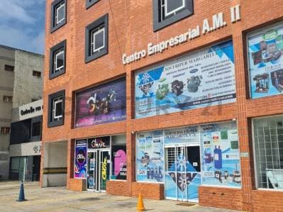 Oficina a estrenar con baño y Aire Acondicionado Central nuevo